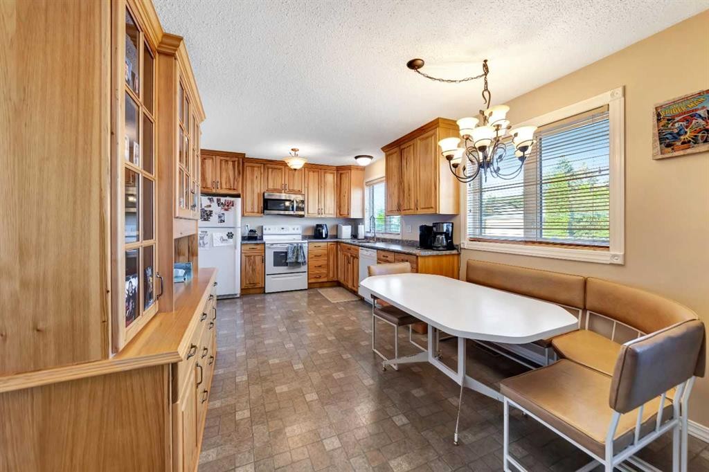 3208 54 Avenue, Lloydminster, AB - Indoor