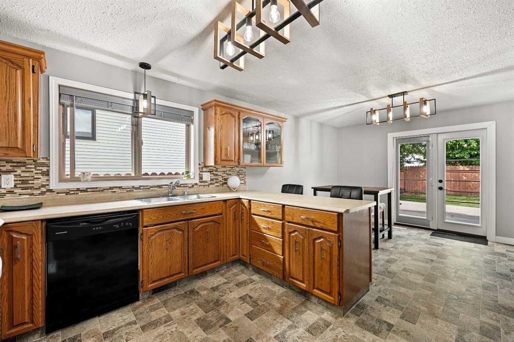 5410 28 Street, Lloydminster, AB