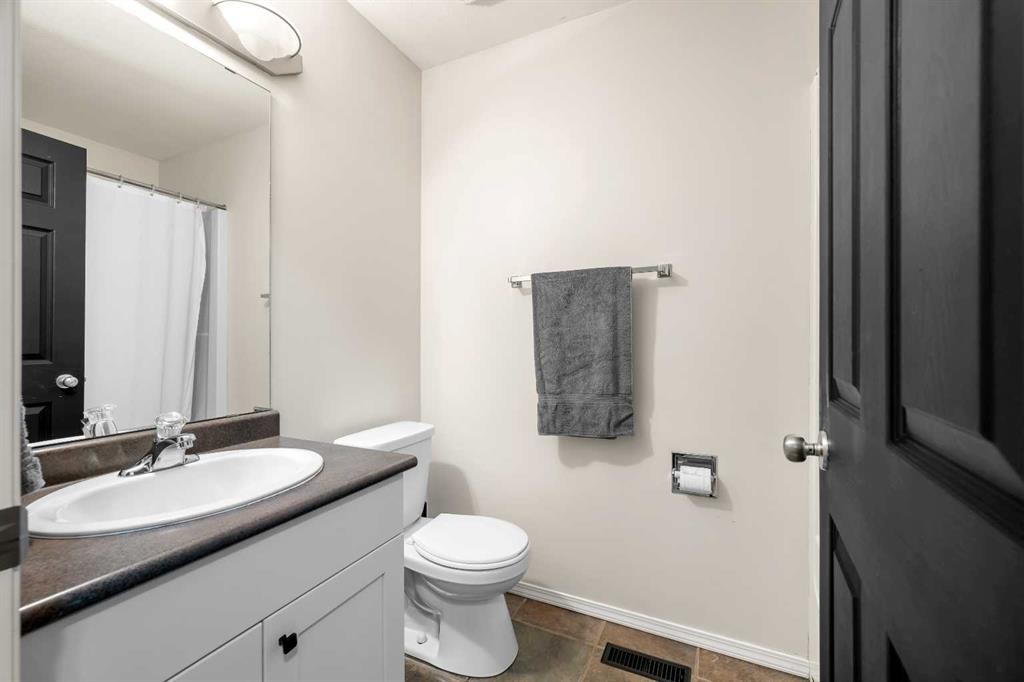 2105 52 Avenue Close, Lloydminster, AB