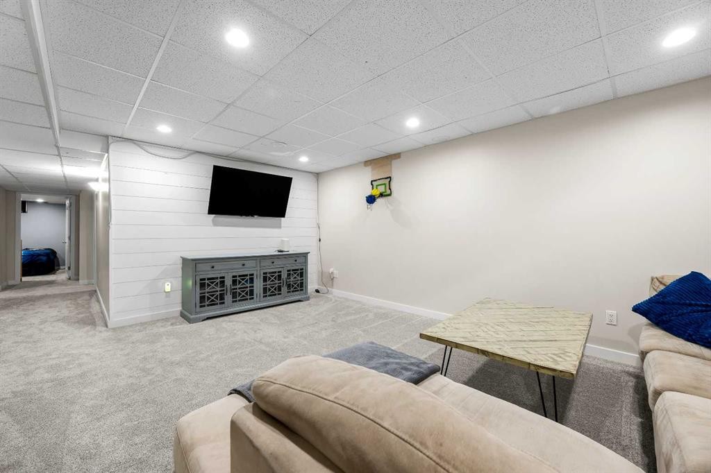 2105 52 Avenue Close, Lloydminster, AB