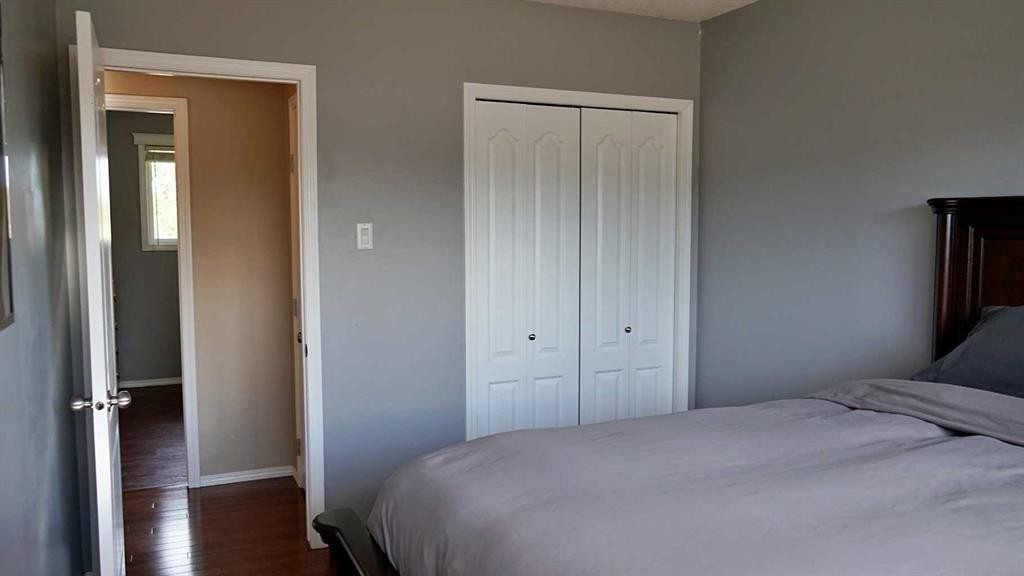 300 3 Street North, Marwayne, AB