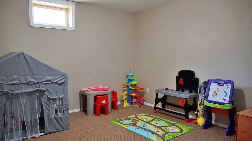 300 3 Street North, Marwayne, AB