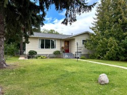 1305 5 Avenue Wainwright, AB T9W 1G3