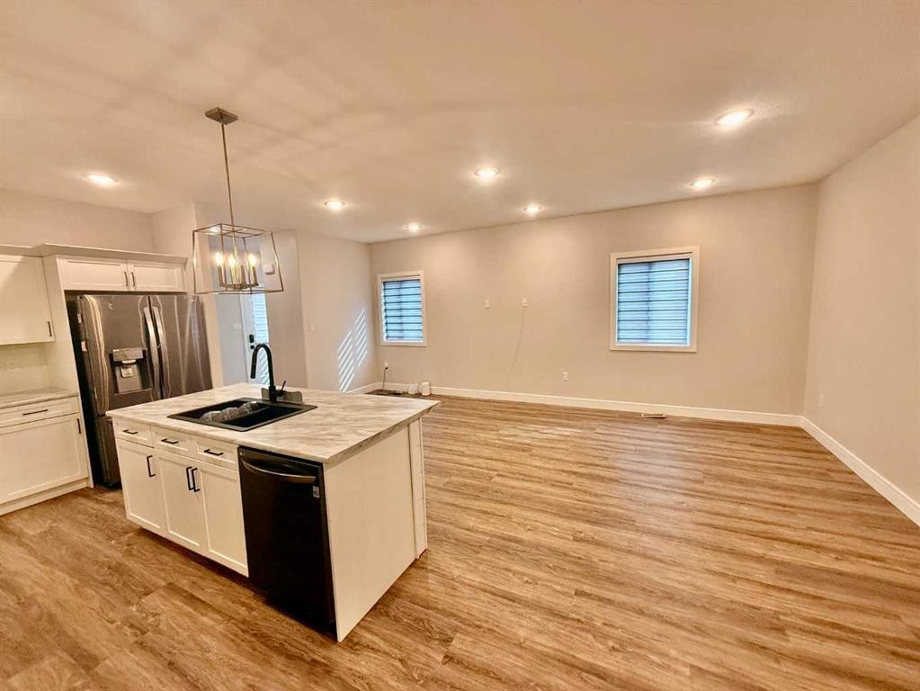 707 9 Avenue, Wainwright, AB