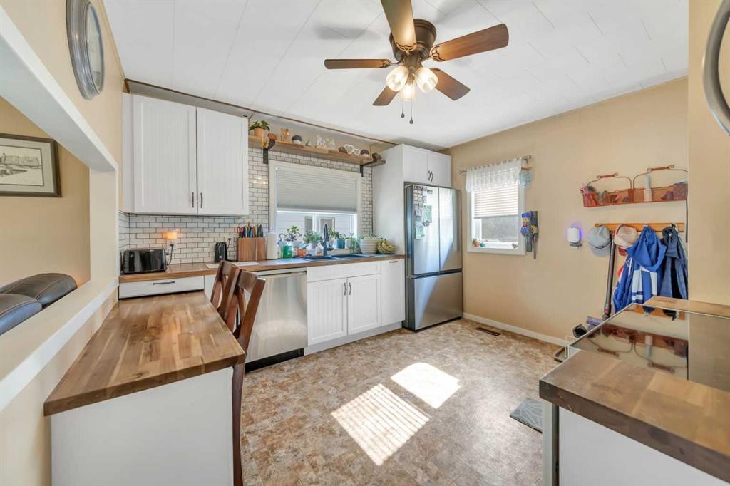 5021 54A Street, Lloydminster, AB