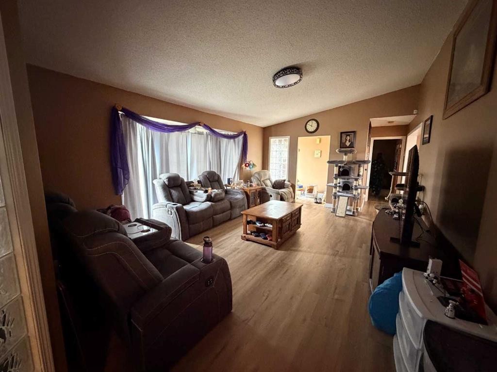 18-Combs Drive, Rural Wainwright No. 61, M.D. Of, AB
