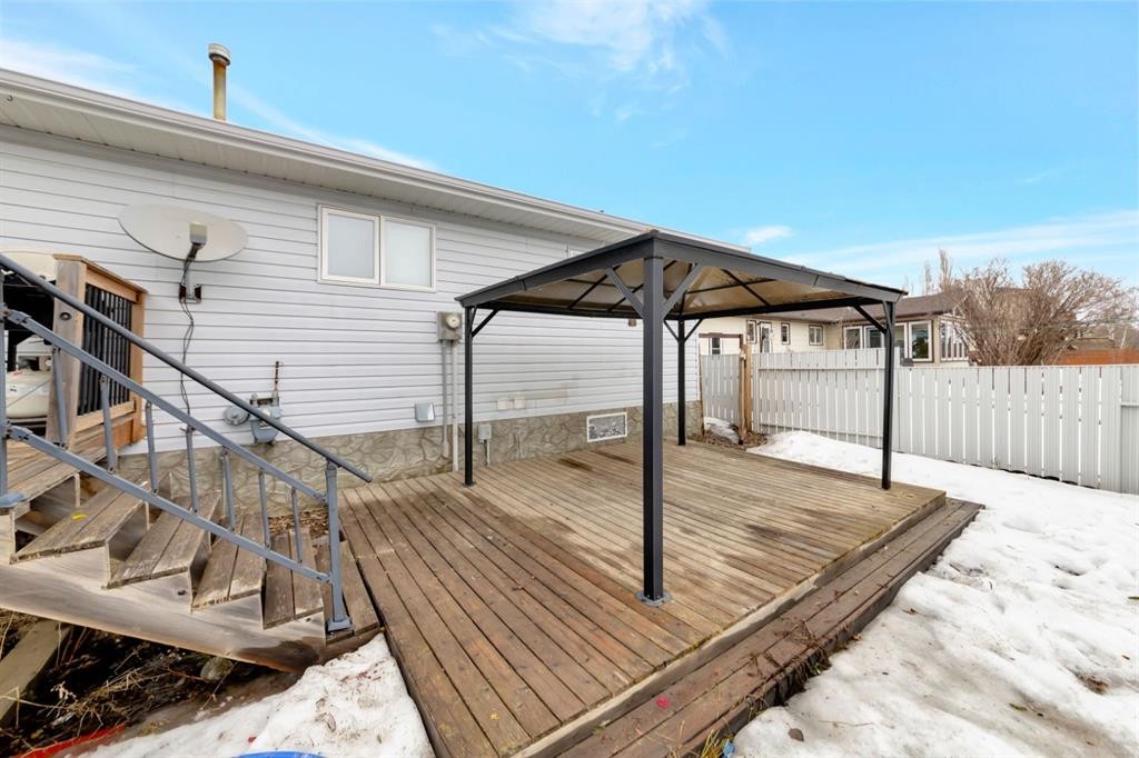 207 3Rd Avenue East, Neilburg, SK