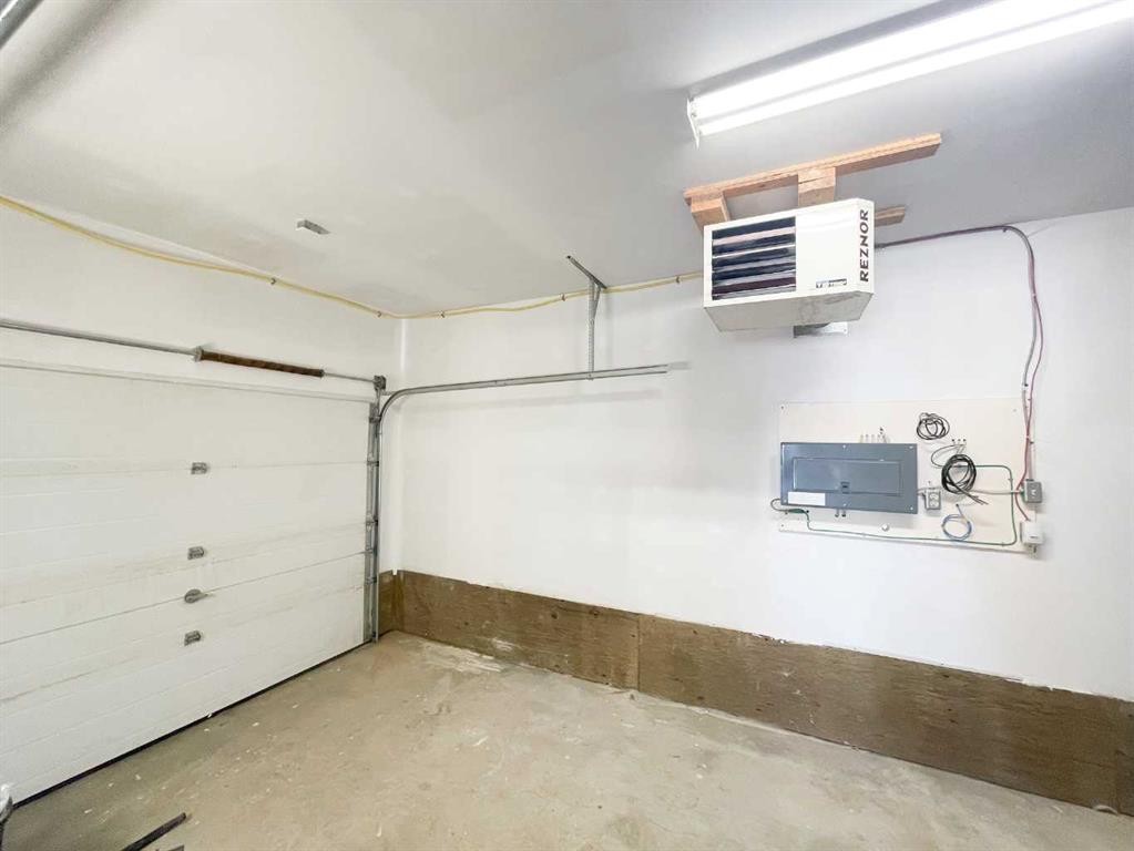 733 9 Avenue, Wainwright, AB