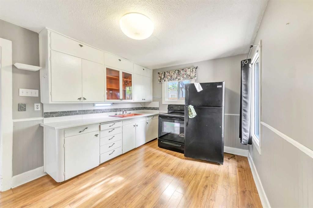 5207 48 Street, Lloydminster, AB
