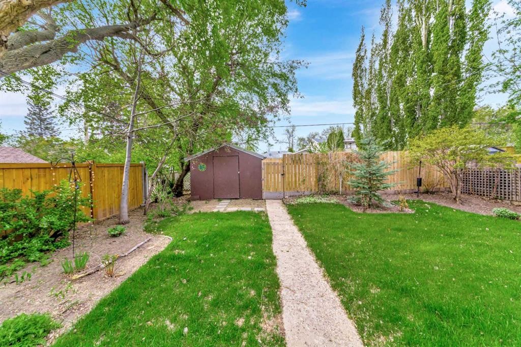 5207 48 Street, Lloydminster, AB