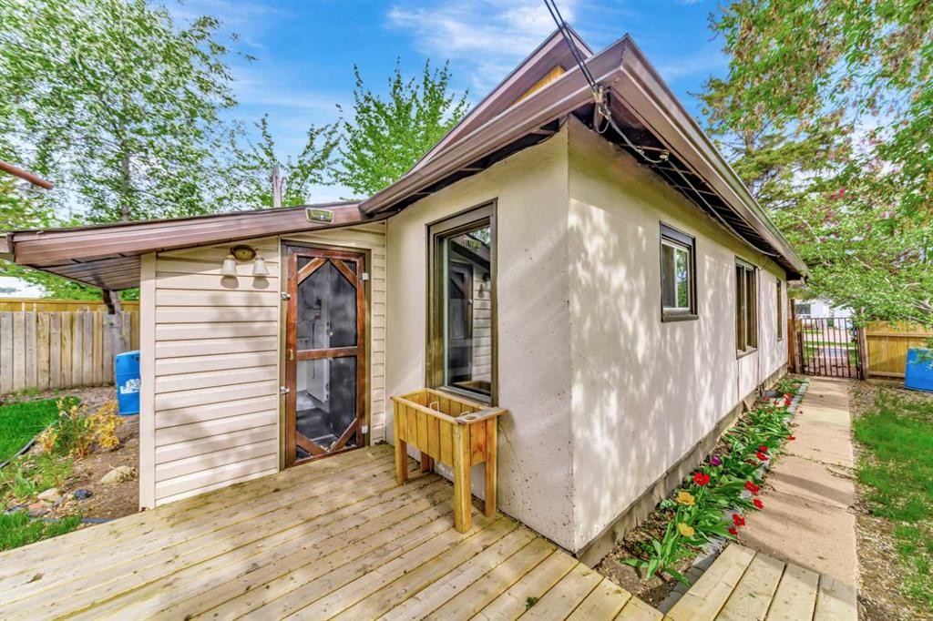 5207 48 Street, Lloydminster, AB