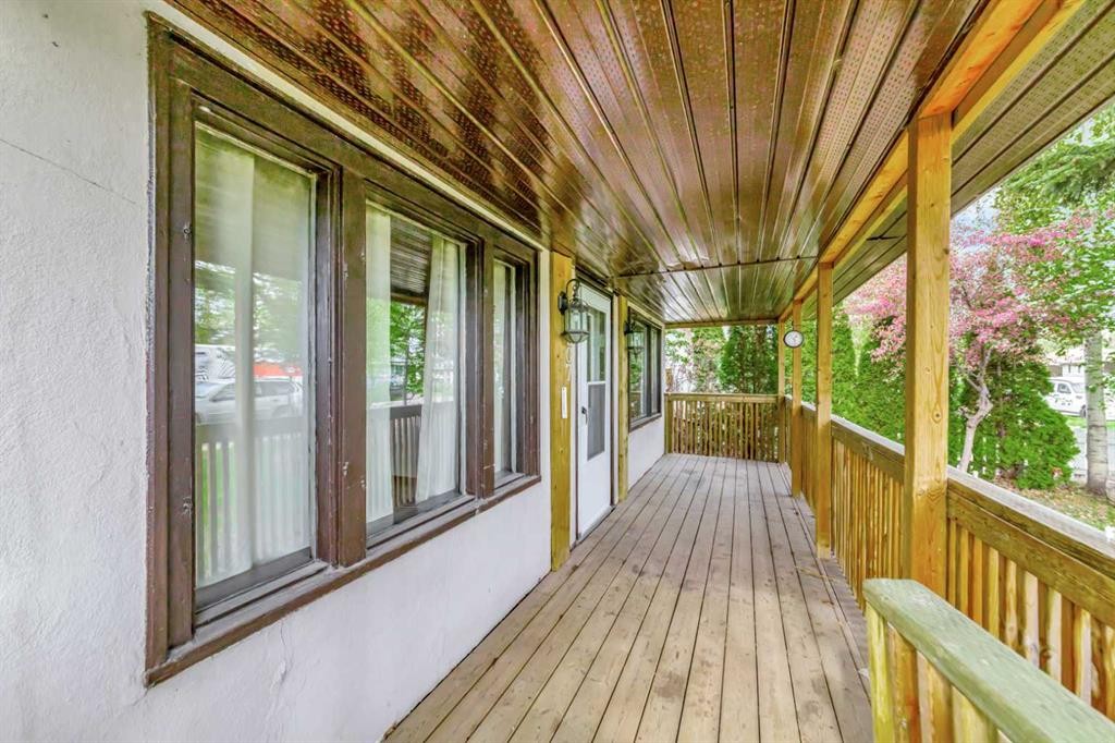 5207 48 Street, Lloydminster, AB