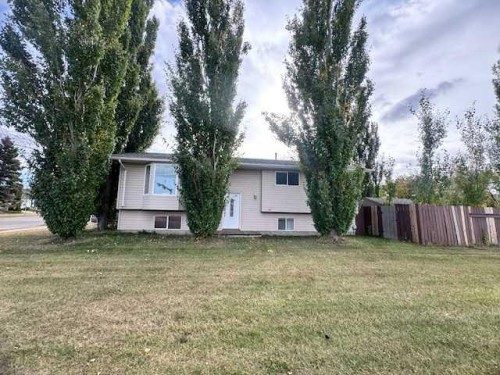 3512 57 Avenue  Lloydminster, AB T9V 1S7