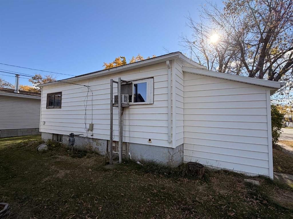 802 6 Avenue, Wainwright, AB
