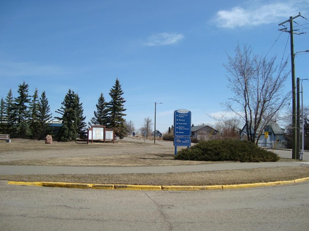 207,209 Main Street, Trochu, AB