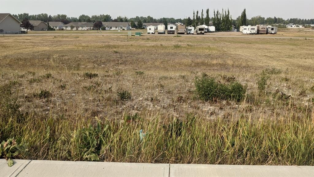 622 Whispering Greens Avenue, Vulcan, AB