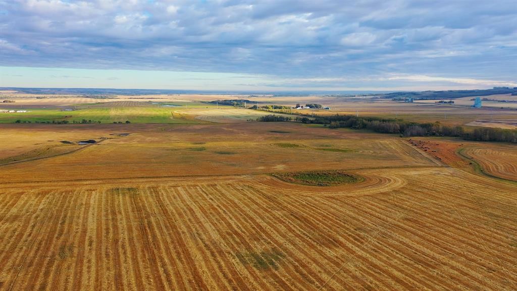 6360 C & E Trail, Innisfail, AB