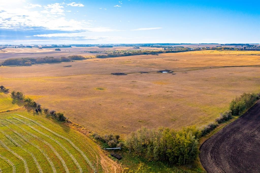 6360 C & E Trail, Innisfail, AB