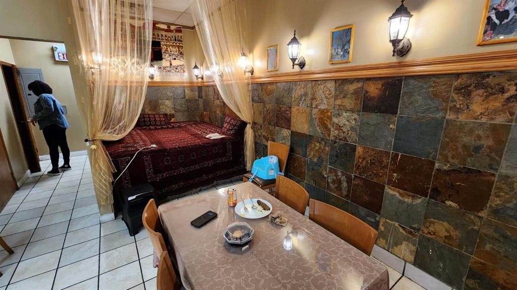 302-255 28 Street Se, Calgary, AB