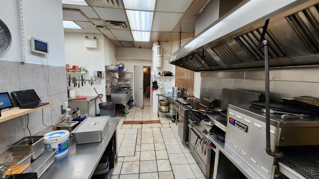 302-255 28 Street Se, Calgary, AB