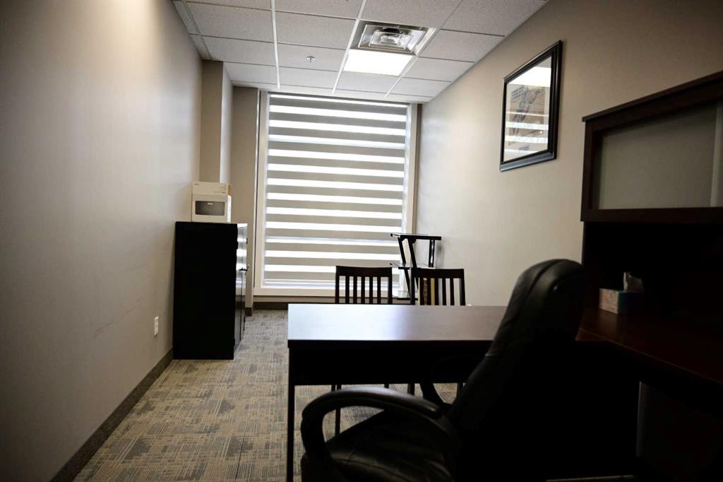 6108 Bowness Road Nw, Calgary, AB