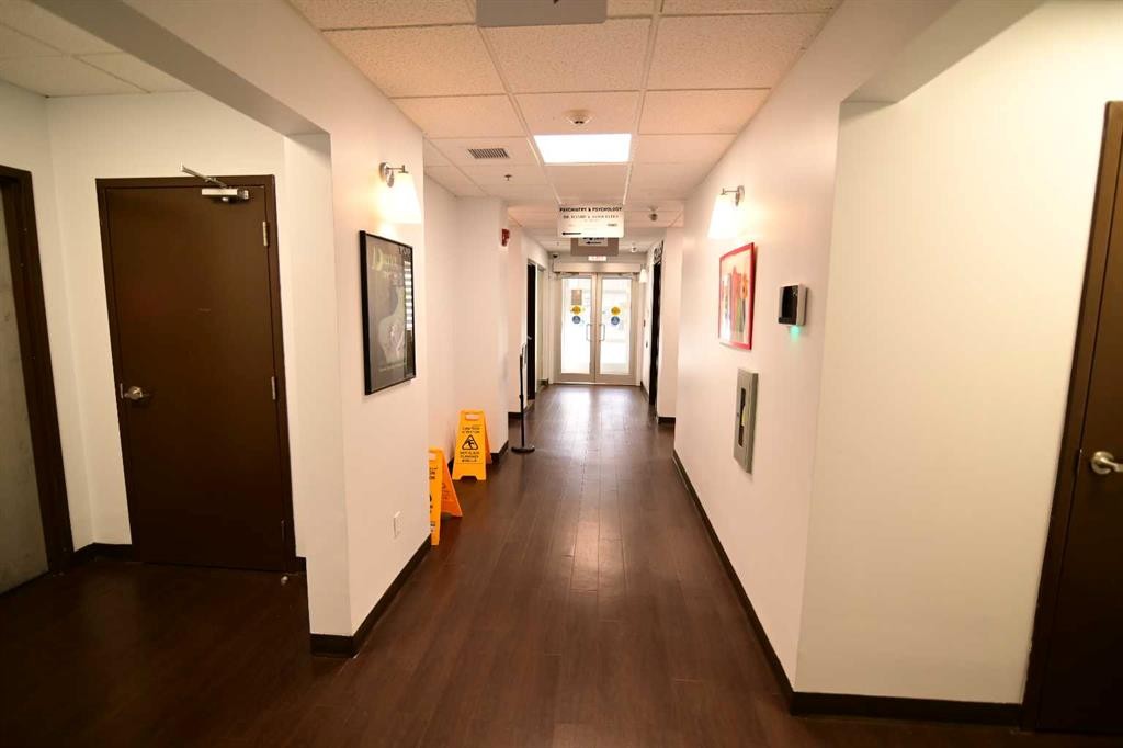 6108 Bowness Road Nw, Calgary, AB