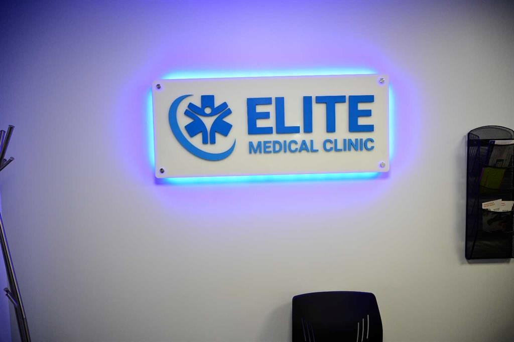 6108 Bowness Road Nw, Calgary, AB