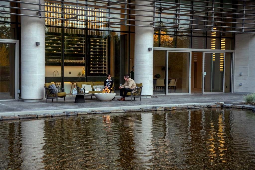 109-738 1 Avenue Sw, Calgary, AB - Outdoor