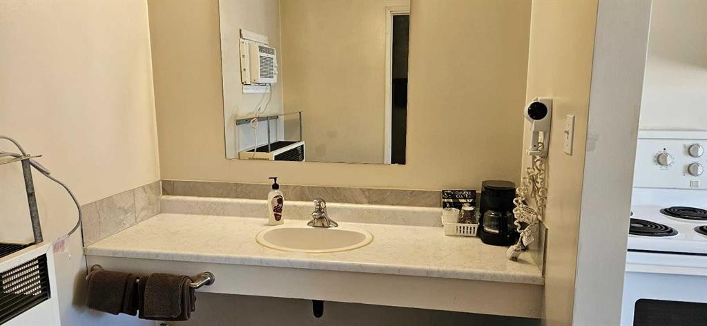 4605 50 Street, Mayerthorpe, AB