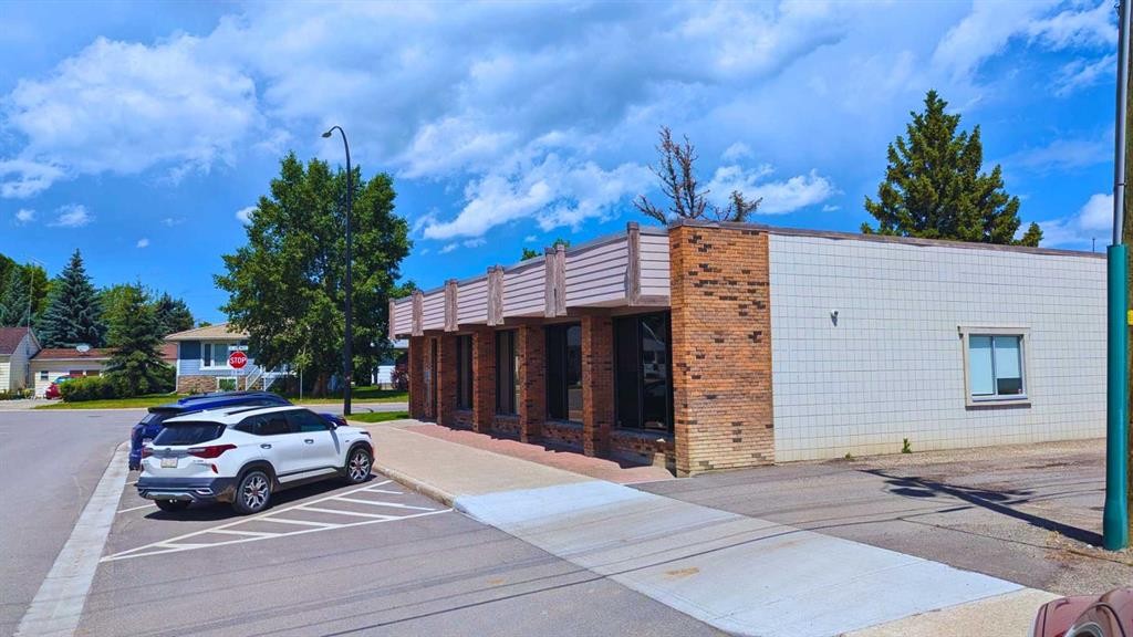 5018 2Nd St. West, Claresholm, AB