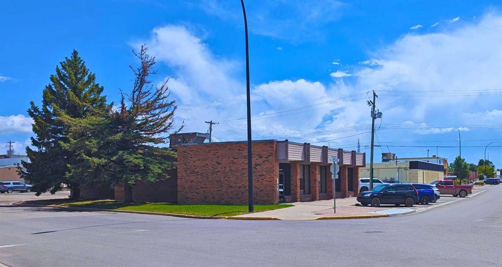 5018 2Nd St. West, Claresholm, AB