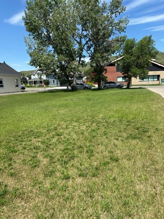 313 First Street East, Cochrane, AB