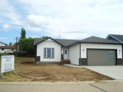 2 Evron Place Trochu, AB T0M 2C0