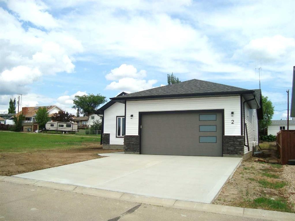 2 Evron Place, Trochu, AB - Outdoor