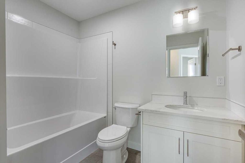 2 Evron Place, Trochu, AB - Indoor Photo Showing Bathroom