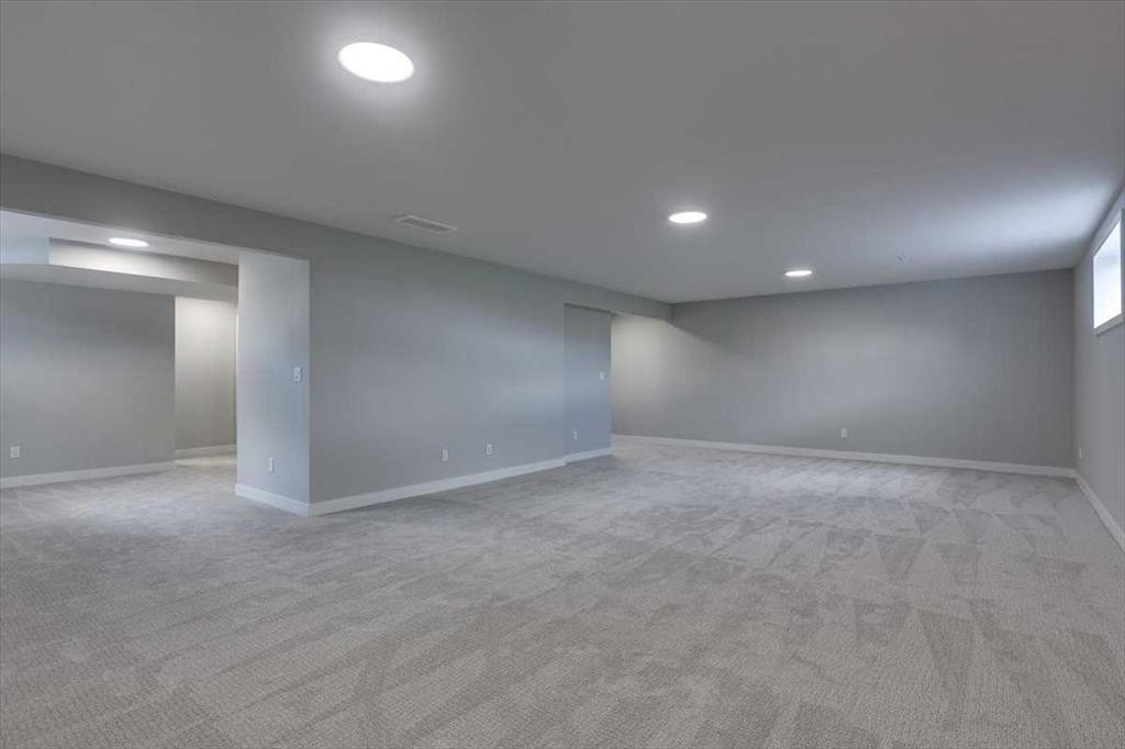 2 Evron Place, Trochu, AB - Indoor