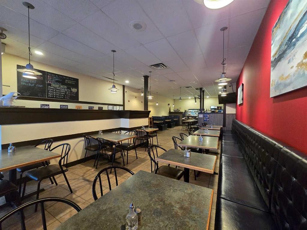 2120 Crowchild Trail Nw, Calgary, AB