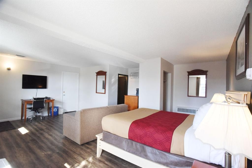 392 Centre Street, Drumheller, AB