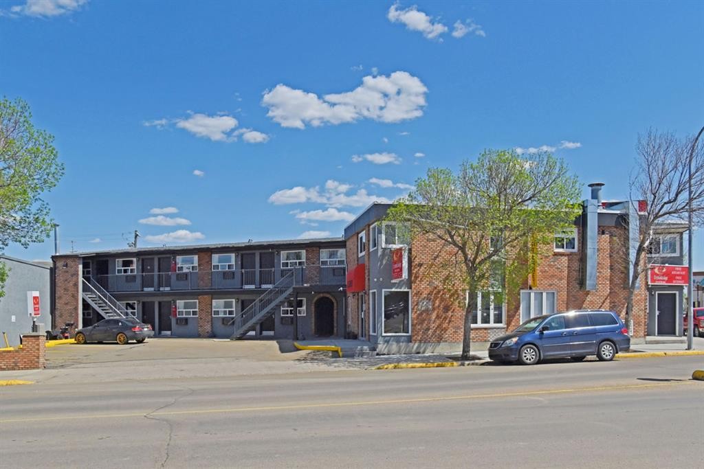 392 Centre Street, Drumheller, AB