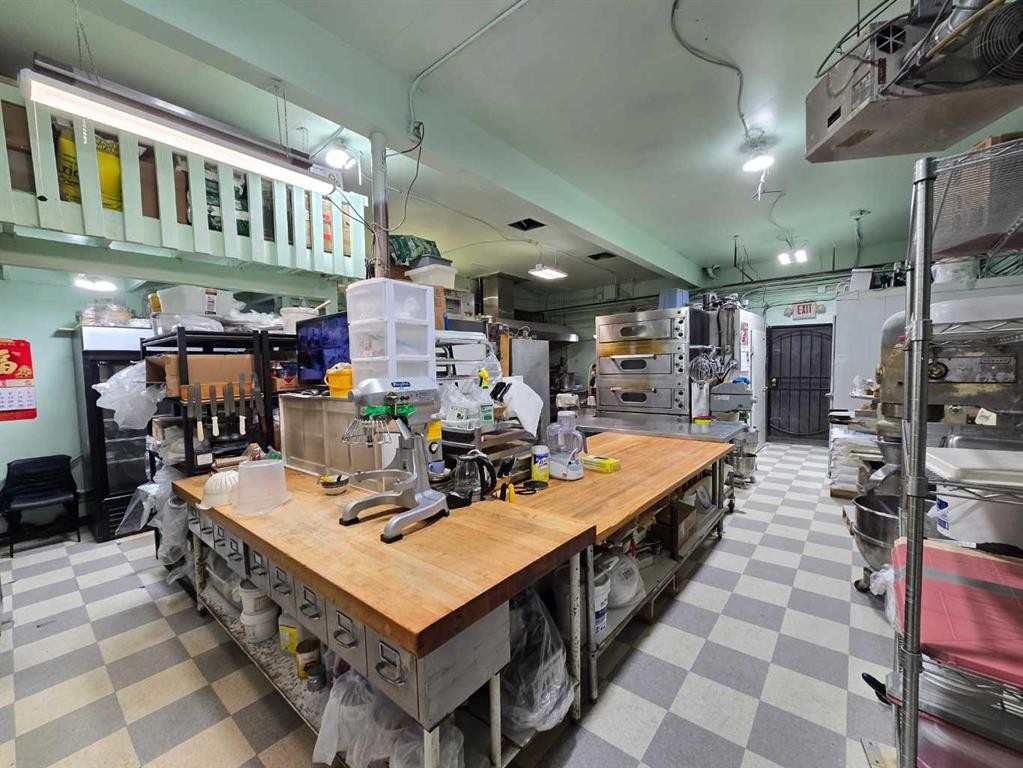 Any Bakery Avenue Se, Calgary, AB