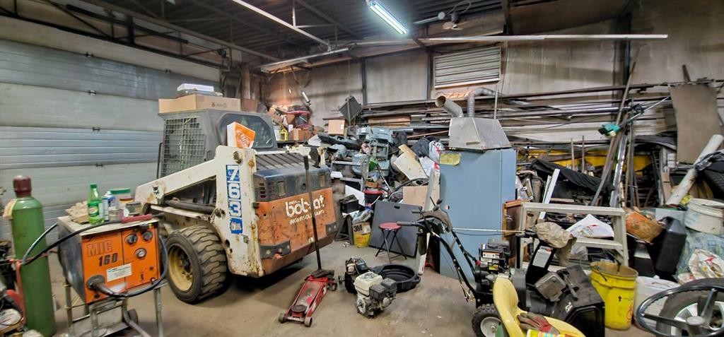 2040 36 Street Se, Calgary, AB