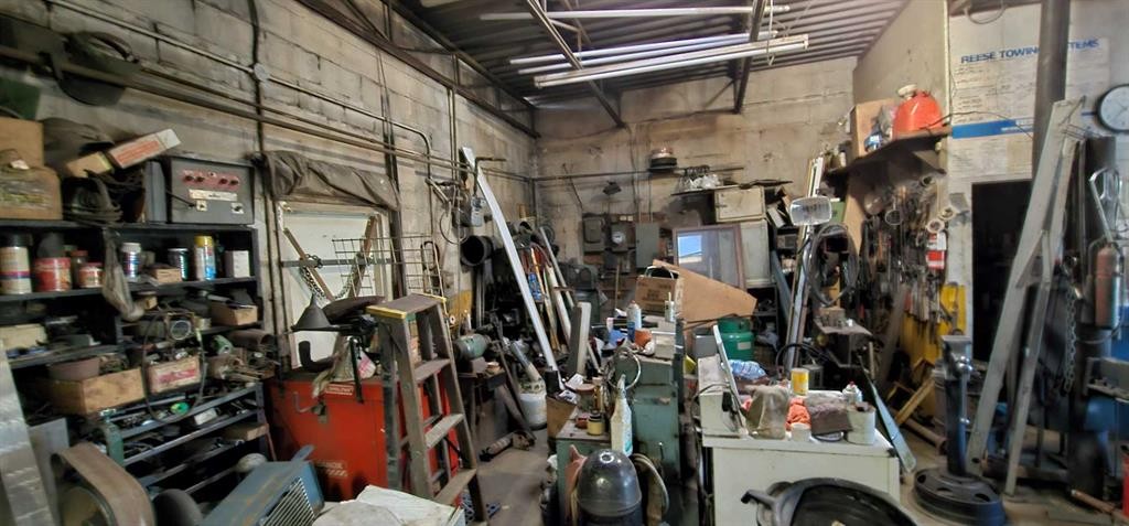 2040 36 Street Se, Calgary, AB