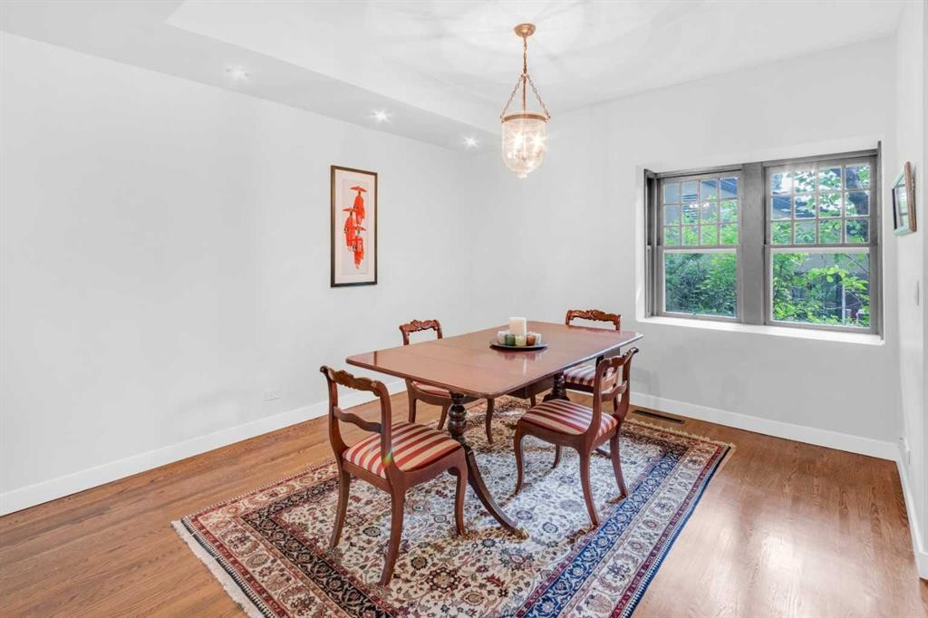 3012 7 Street Sw, Calgary, AB - Indoor Photo Showing Dining Room