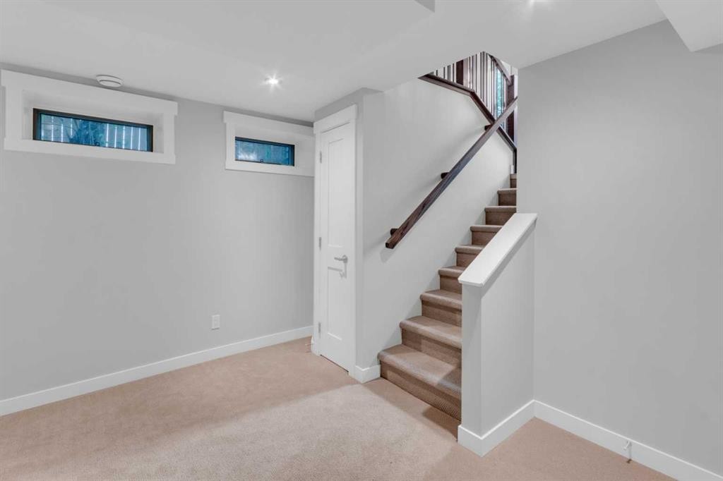 3012 7 Street Sw, Calgary, AB - Indoor Photo Showing Other Room