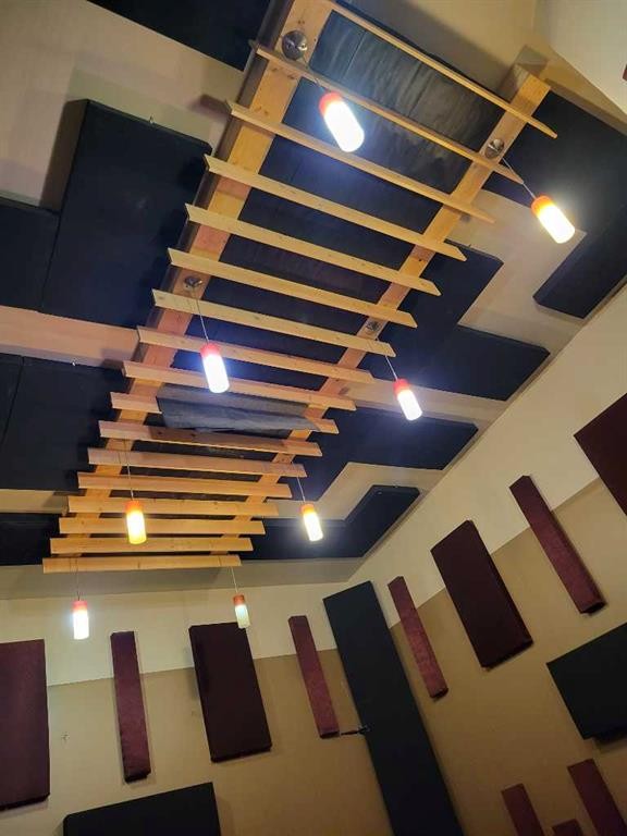 3208 8 Avenue Ne, Calgary, AB