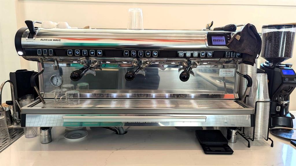 6008 Macleod, Calgary, AB