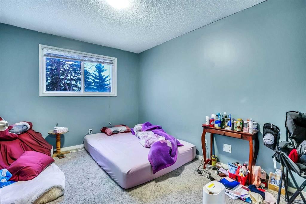 190 Whitefield Drive Ne, Calgary, AB - Indoor Photo Showing Bedroom