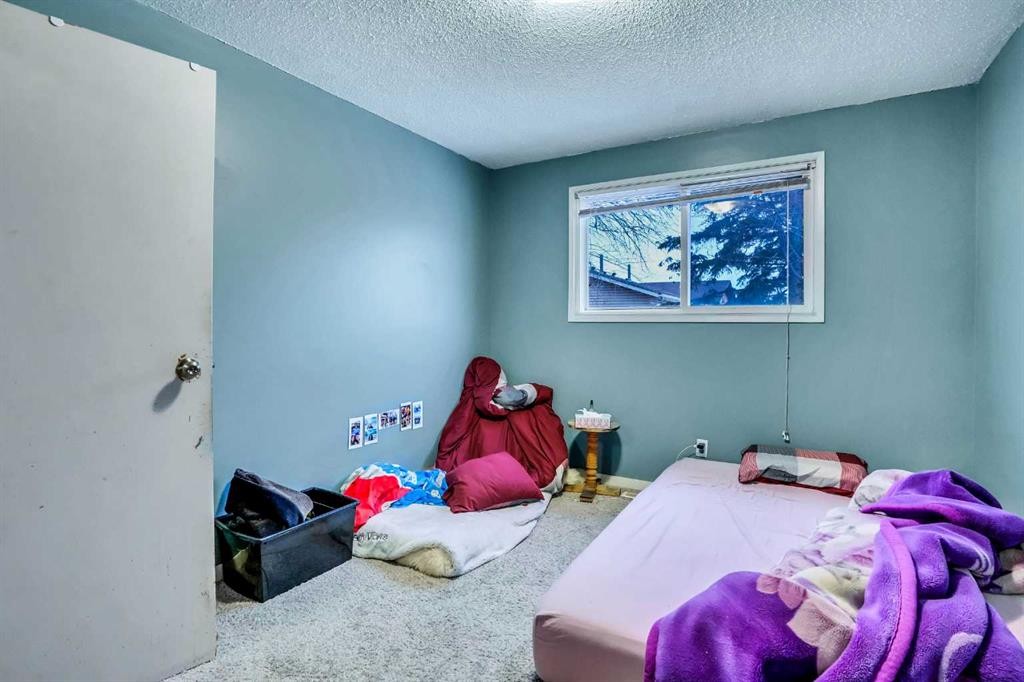 190 Whitefield Drive Ne, Calgary, AB - Indoor Photo Showing Bedroom
