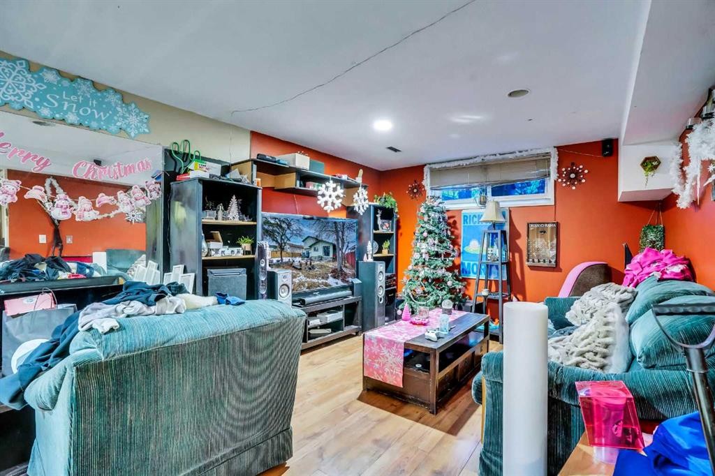 190 Whitefield Drive Ne, Calgary, AB - Indoor