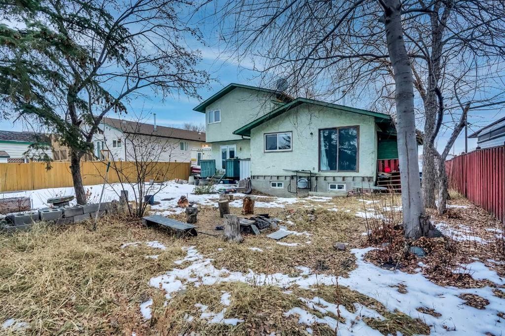 190 Whitefield Drive Ne, Calgary, AB - Outdoor